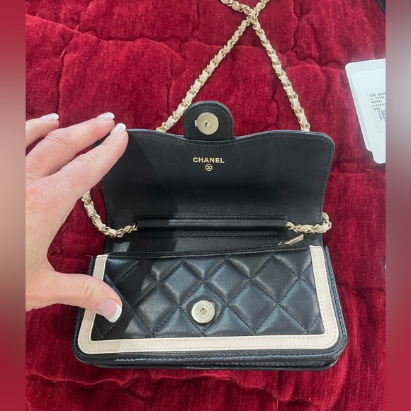 SOLD 2023 authentic Chanel flap phone holder - Picture 3 of 10